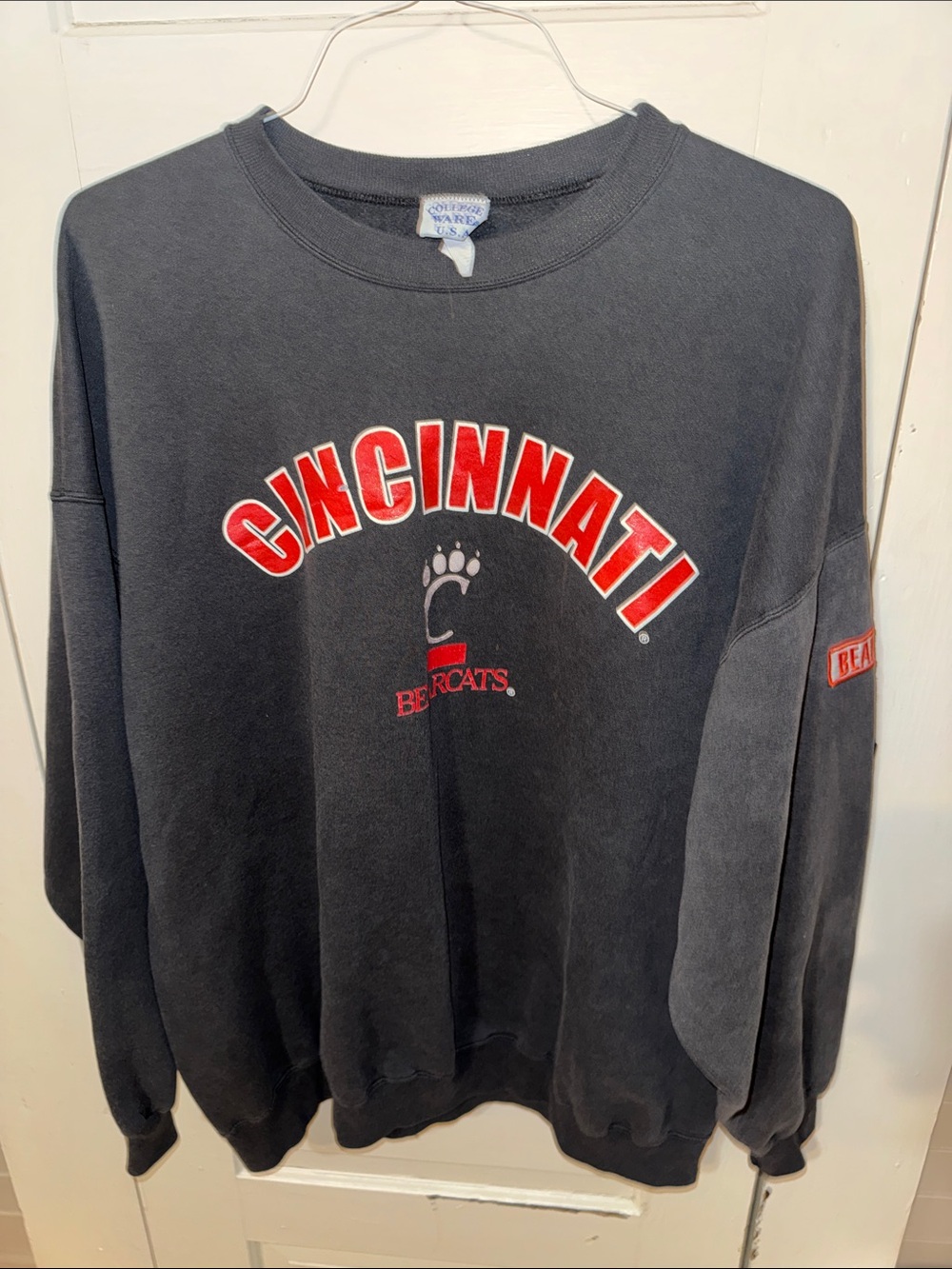 VTG Men’s XXL Cincinnati Bearcat Charcoal Faded Crewneck Sweatshirt